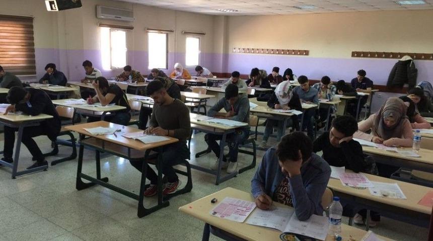 Harran Üniversitesinde Yabancı Uyruklu Öğrenci Seçme Sınavı Yapıldı