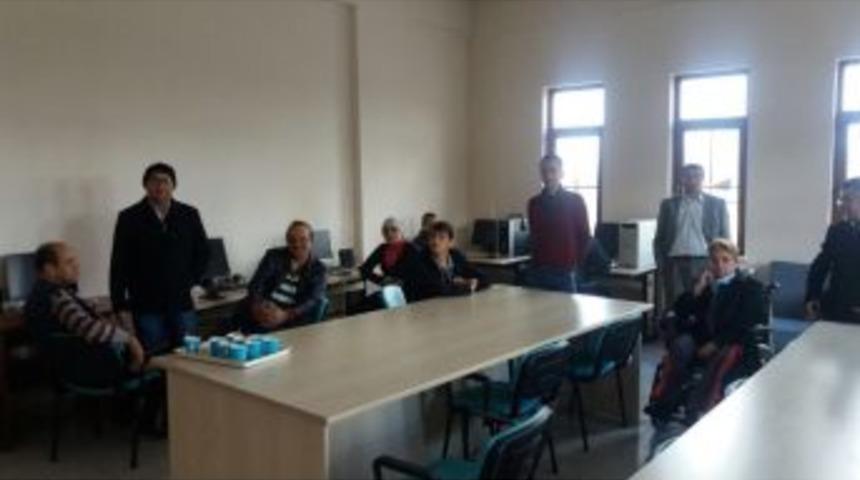 Akşehir&rsquo;de Engelli Vatandaşlar İ&ccedil;in Bilgisayar Kursu