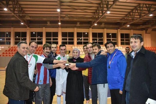 İl Milli Eğitim Müdürlüğü Tarafından Düzenlenen Futsal Turnuvası Sona Erdi