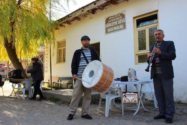 Eskişehirli Sanatçılardan Gürleyik Köyü’ne Kültür, Sanat, Tarih Ve Doğa Gezisi