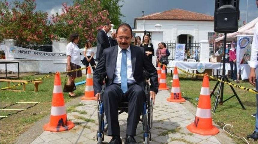 Engelliler İle Empati Kurmak İ&ccedil;in Zorlu Parkuru Ge&ccedil;tiler