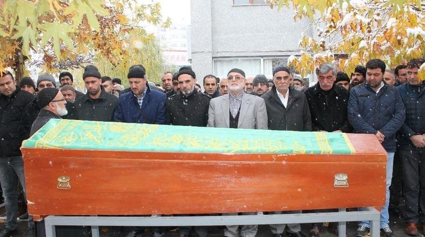 Denize D&uuml;şen Ara&ccedil;ta Hayatını Kaybeden 3 &Ccedil;ocuk Babası Son Yolculuğa Uğurlandı