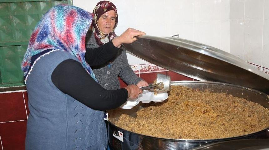 Niğde&rsquo;de G&uuml;lbaba Hazretlerini Anma Etkinliği D&uuml;zenlendi
