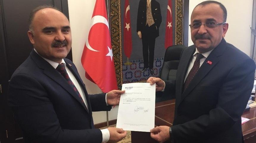 Isparta Esnafının 1 G&uuml;nl&uuml;k Kazancı Tsk G&uuml;&ccedil;lendirme Vakfı&rsquo;na