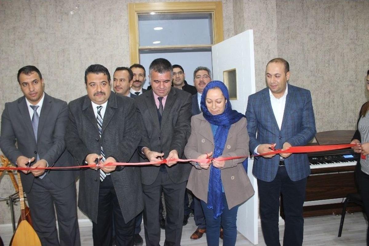 Siverek&rsquo;te &Uuml;cretsiz M&uuml;zik Kursu Sınıfı A&ccedil;ıldı