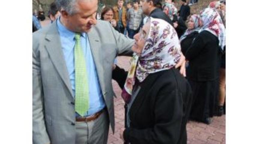 Başkan &Ccedil;aylı &ldquo;anneler Baş Tacımızdır&rdquo;