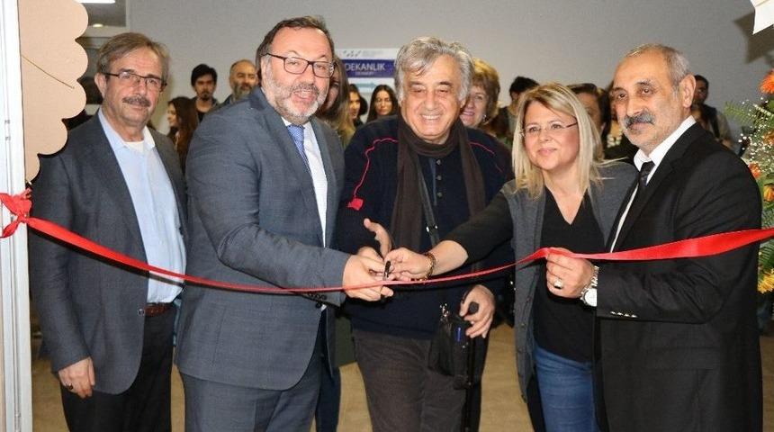 Azeri &Ouml;ğretim &Uuml;yesinden B&uuml;y&uuml;leyen Resim Sergisi