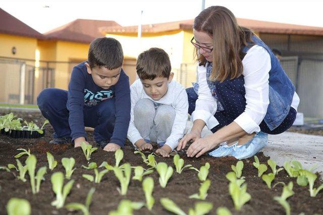 D&ouml;şemealtı Ekolojik Kreşi&rsquo;ne Hibe 1