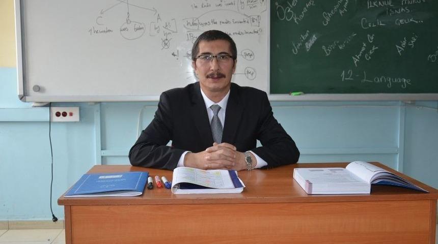 G&ouml;n&uuml;ll&uuml; &Ouml;ğretmen 21 Yıldır Y&uuml;ksekova&rsquo;da