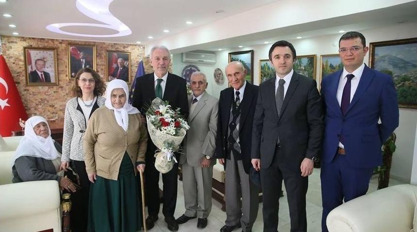 Başkan Kamil Sara&ccedil;oğlu: K&uuml;tahya Belediyesi Olarak Yaşlılarımıza Hizmet Etmeyi Bir G&ouml;rev Edindik