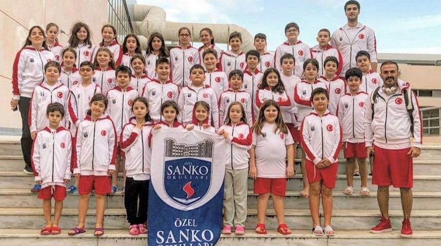 Y&uuml;z&uuml;c&uuml;lerin B&uuml;y&uuml;k Başarısı