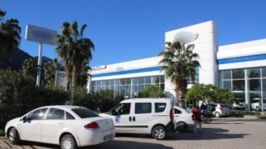 Lüks Oto Bayinin Servisinden 150 Tl’lik Hırsızlık