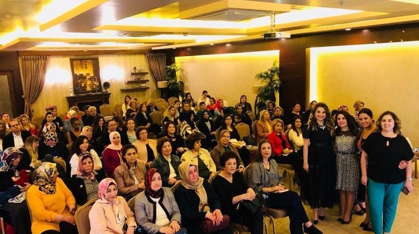 Dr. Elif &Ccedil;akır: &ldquo;&ccedil;ocuklar D&uuml;zenli Olarak Propolis T&uuml;ketmeli&rdquo;