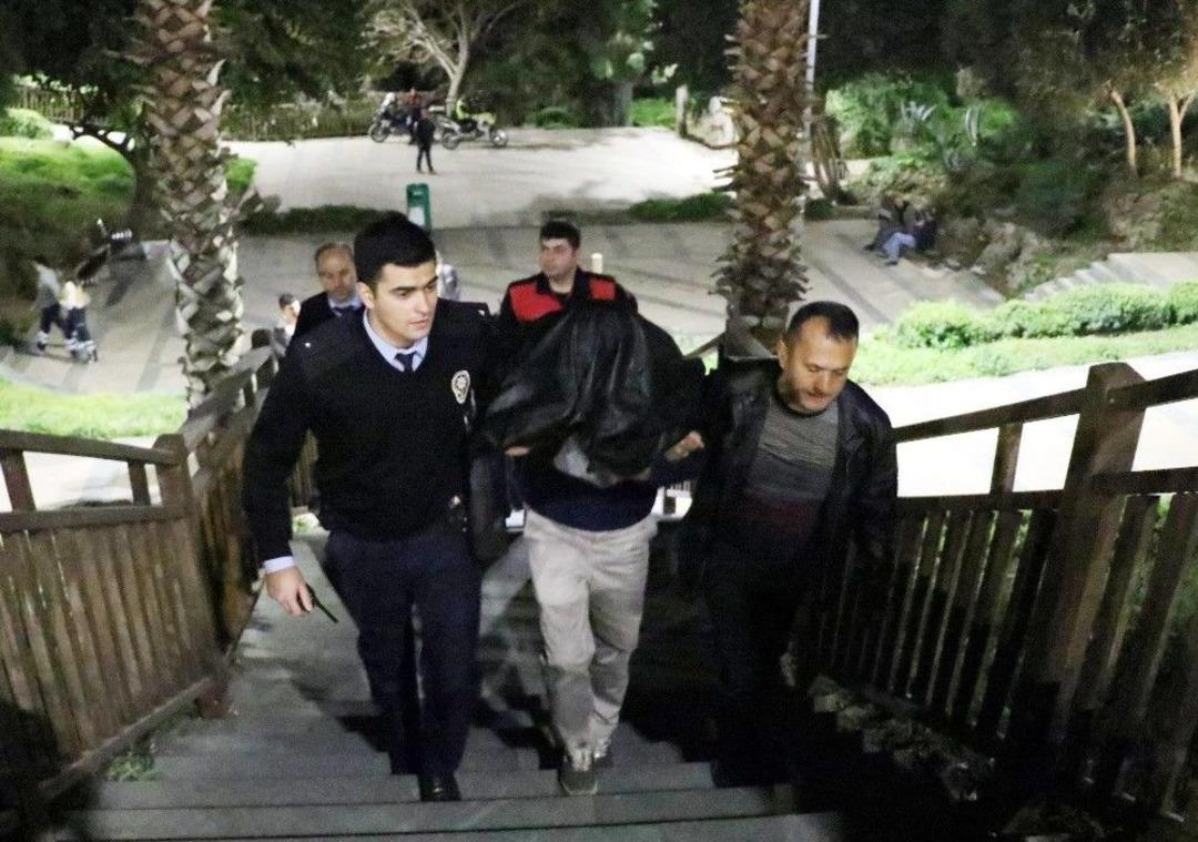 Eşini Boşanmaktan Vazge&ccedil;irmek İ&ccedil;in Falezlere &Ccedil;ıkan Koca, G&uuml;&ccedil;l&uuml;kle İkna Edilebildi