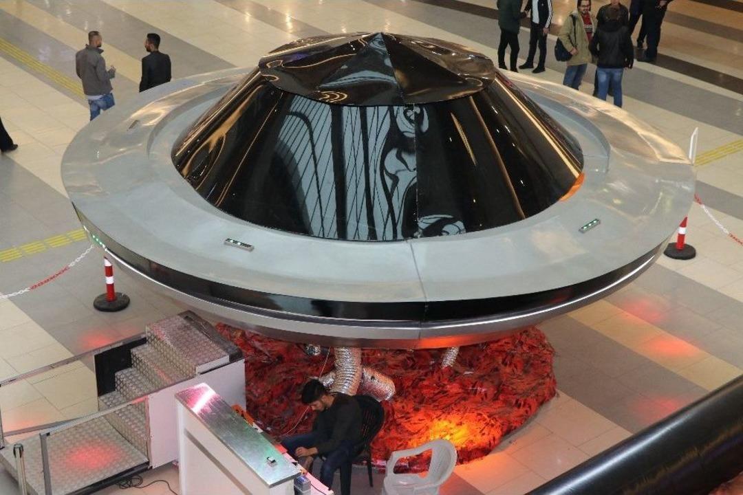 T&uuml;rkiye&rsquo;yi İl İl Gezip &Ccedil;ocuklara Uzay Macerası Yaşatıyorlar