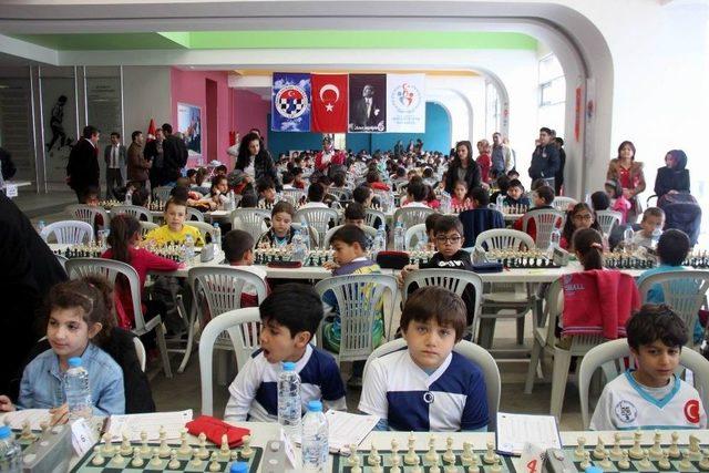 Tekdenli &Ouml;ğrenciler Satran&ccedil; Turnuvasında Ter D&ouml;kt&uuml; 1