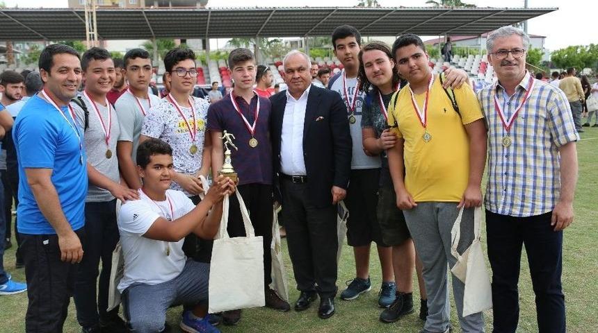 Erdemli&rsquo;de Halat &Ccedil;ekme Yarışmasında Renkli G&ouml;r&uuml;nt&uuml;ler Oluştu