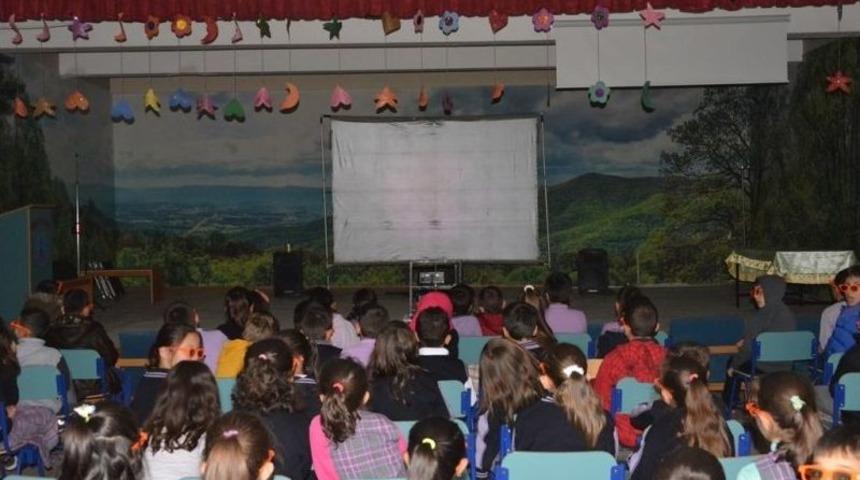 Gediz Belediyesi&rsquo;nden &Ouml;ğrencilere 3 Boyutlu Animasyon Filmi