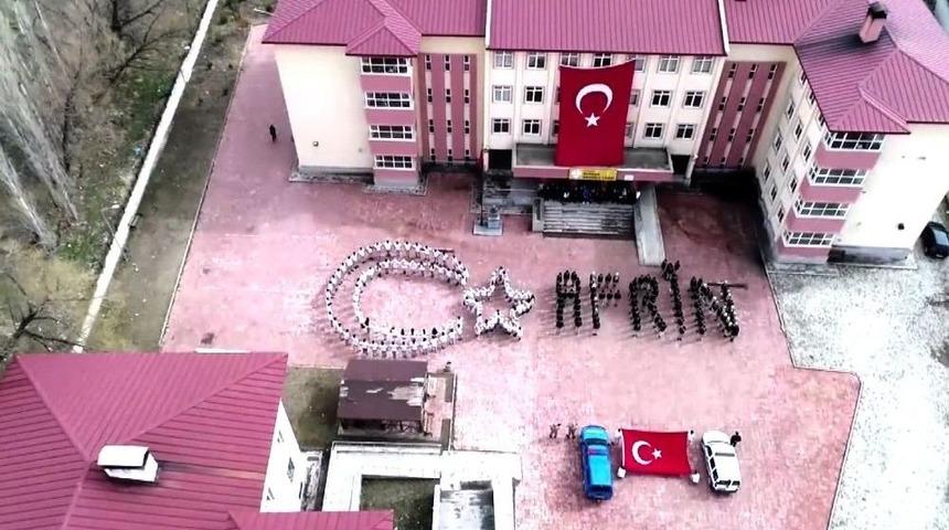 Öğrencilerden "afrin" Koreografisi