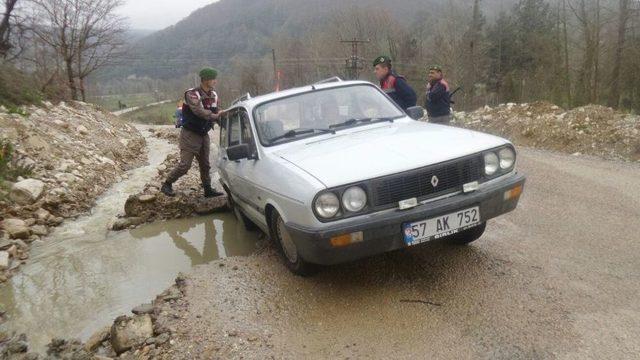 Su Borusu Patladı, Yol Çöktü