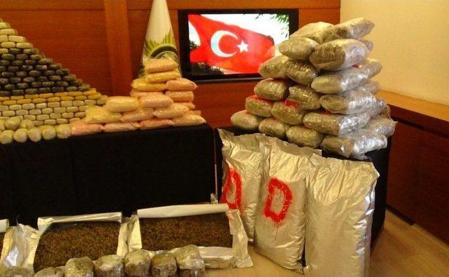 İstanbul Polisinden Nefes Kesen Uyuşturucu Operasyonu Kamerada 1