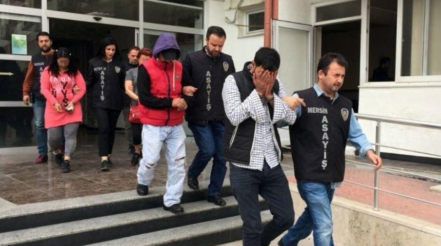 Ara&ccedil;ta Fuhuşa Polis Baskını