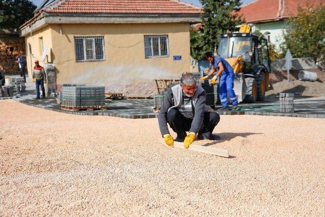 Şehitkamil’den Üçgöze Mahallesi’ne Kilitli Parke Taşı