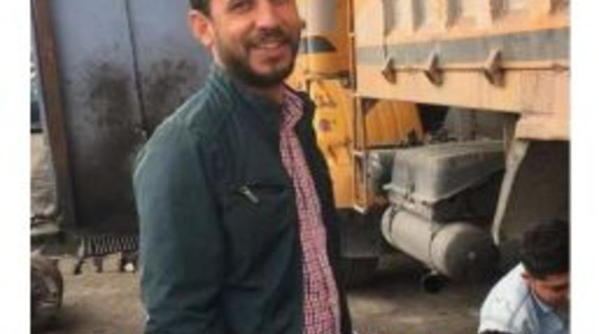 Kamyon İle Duvar Arasında Sıkışan Balatacı &Ouml;ld&uuml;