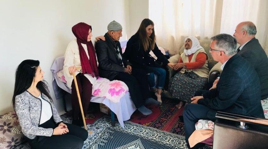 Ak Parti Yaşlıları Unutmadı