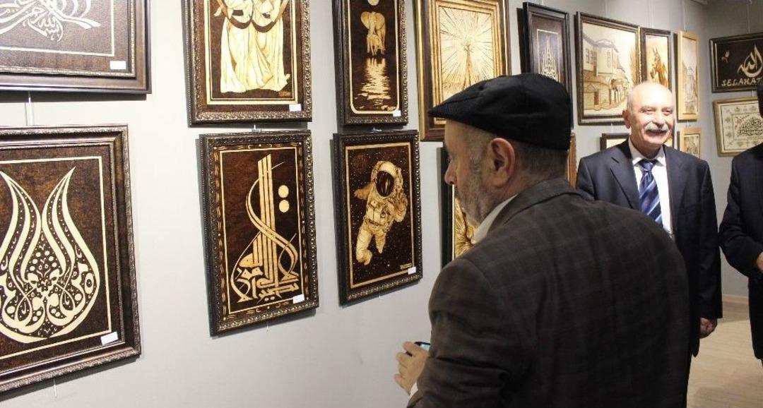 Ahşabı Yakarak Yaptığı Resimler, G&ouml;renleri Hayran Bırakıyor