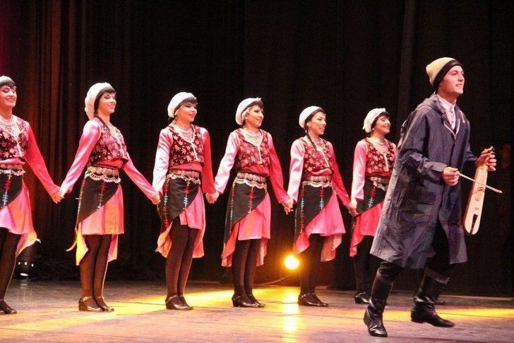 Anadolu Üniversitesi’nde Halk Dansları Gecesi G1