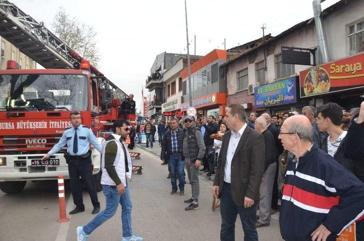 Mahalleli Sevmiyor Diye Çatıya Çıktı G4