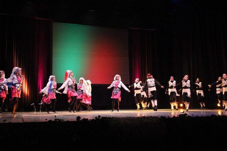 Anadolu Üniversitesi’nde Halk Dansları Gecesi G4