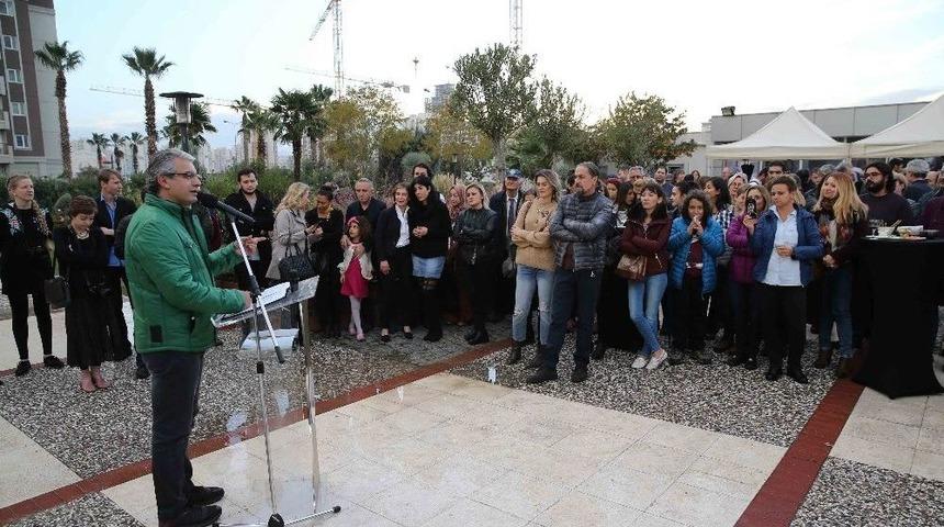 Karşıyaka&rsquo;da Sınır &Ouml;tesi Fotoğraf Sergisi