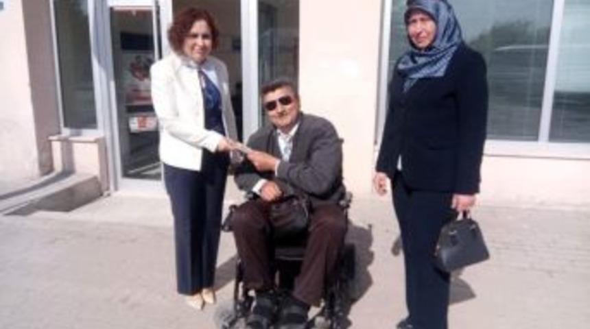 Aslanapa Halk Eğitim Merkezi Müdürlüğü’nden Örnek Davranış