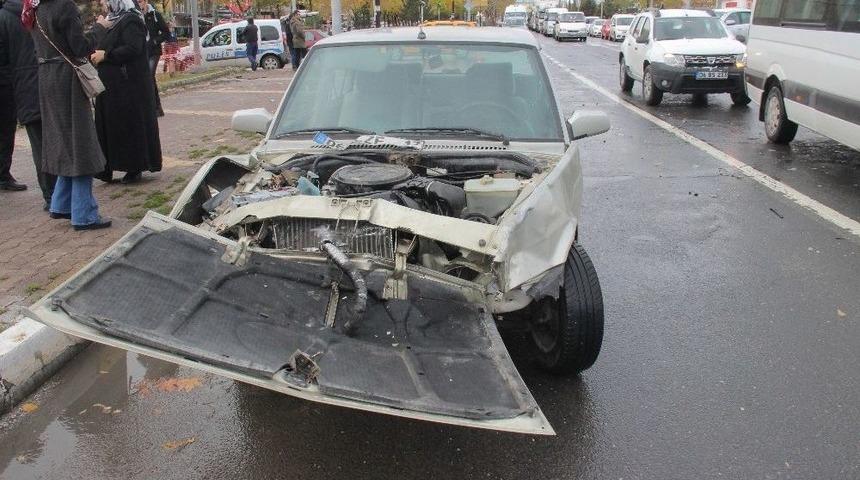 Elazığ&rsquo;da Zincirleme Trafik Kazası