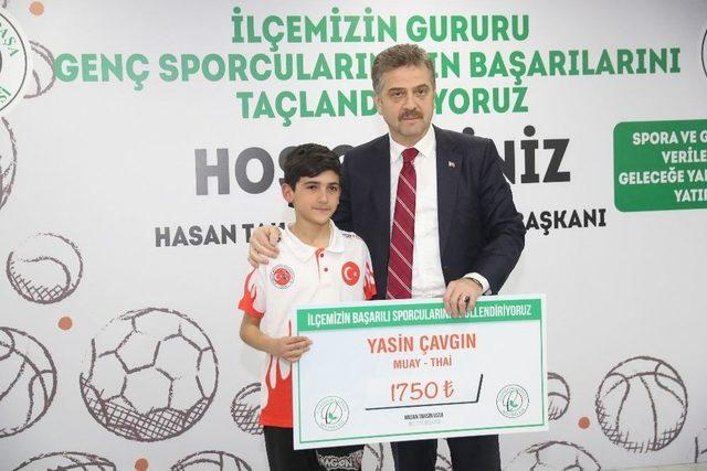 Gaziosmanpaşa Belediyesi’nden Başarılı Olan Sporculara 100 Bin Tl Para Ödülü