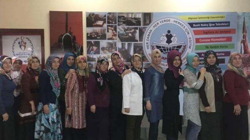 Altıntaş&rsquo;ta &rsquo;&rsquo;dantel Anglez&rsquo;&rsquo; Kursu Sona Erdi