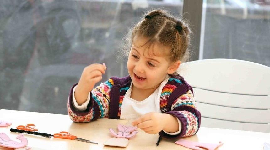 &Ccedil;ocuklar Bayraklı&rsquo;daki At&ouml;lyeyi &Ccedil;ok Sevdi