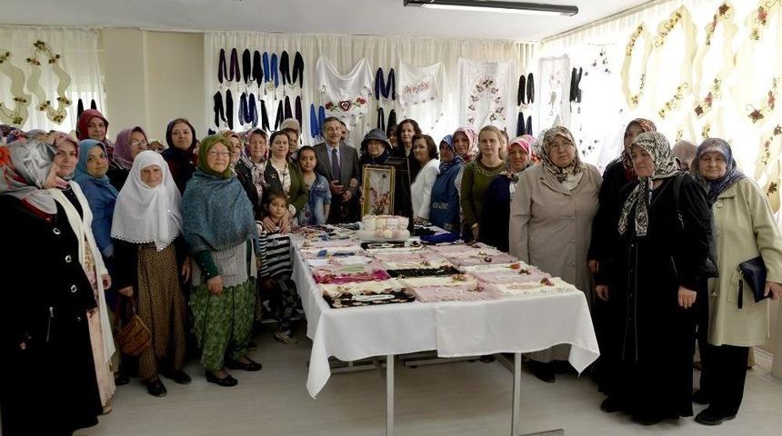 &Ccedil;ukurhisar Belde Evi Kursiyerlerinin Yıl Sonu Sergisi A&ccedil;ıldı