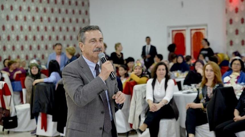 Bin 600 Kadının Anneler G&uuml;n&uuml; Kutlandı