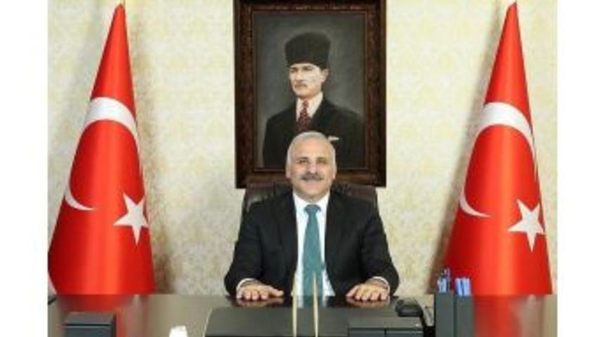 Vali Zorluoğlu, Anneler G&uuml;n&uuml;&rsquo;n&uuml; Kutladı