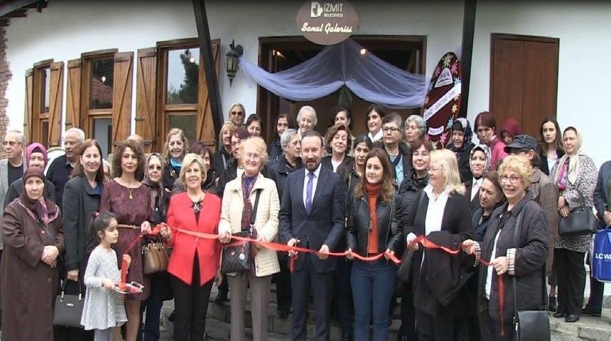 Başkan Doğan, Emekli &Ouml;ğretmenin Sergi A&ccedil;ılışına Katıldı