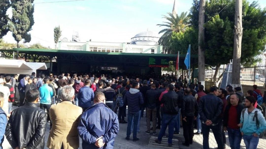 Bı&ccedil;aklanan &Ouml;ğrenci Su Sı&ccedil;ratma Kavgasında &Ouml;ld&uuml;