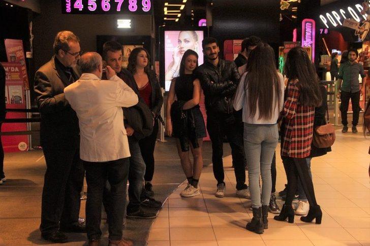 ’öğrenci Kafası: Soygun’ Filminin Ön Gösterimi Eskişehir’de Yapıldı G5