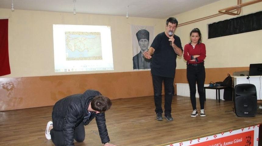 Okullarda “ben Sokak Köpeğiyim” Diyor Eğitim Veriyor