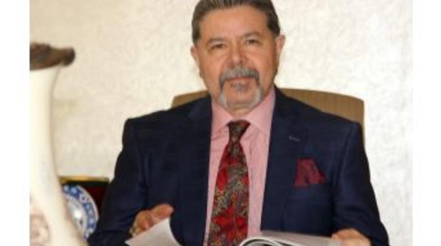 Prof. Dr. G&uuml;m&uuml;rd&uuml;l&uuml;: &ldquo;ağız Kokusu Hastalık Değil, Hastalık Habercisi&rdquo;