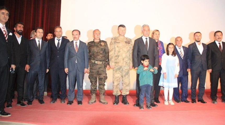 Yılın Sporcuları &Ouml;d&uuml;llerini Aldı