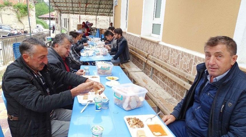 9 Yıldır S&uuml;rd&uuml;r&uuml;len Gelenek