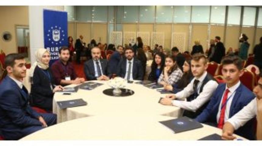 Bursa&rsquo;da Gen&ccedil;ler Geleceğini Konuşuyor